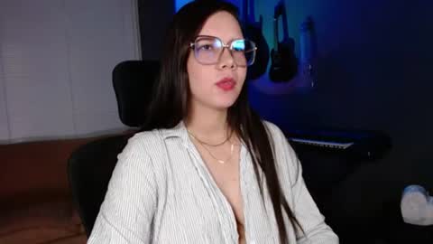 Snapshot of kay_avrill chatting on 07/15/26, 05:07 Kay online show from 07/15/26, 05:07