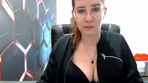 Snapshot of kayalips chatting on 01/10/25, 04:41 KayaLips online show from 01/10/25, 04:41