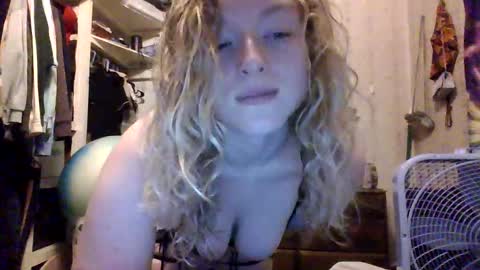 kaybug98 online show from 02/19/25, 11:04