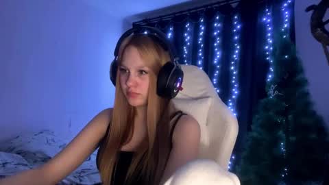 Snapshot of kayceefroehner chatting on 02/18/26, 06:04 Amia online show from 02/18/26, 06:04