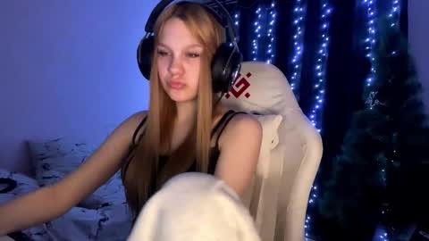 Snapshot of kayceefroehner chatting on 02/19/26, 06:04 Amia online show from 02/19/26, 06:04