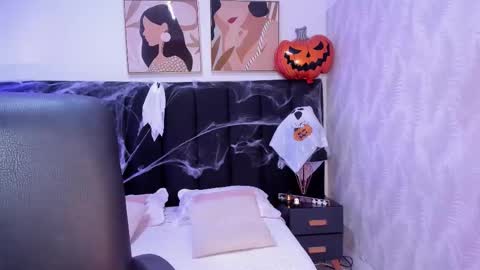 Kayla  online show from 11/01/25, 11:34