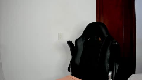 KAYLA BATISTA online show from 01/25/25, 08:00