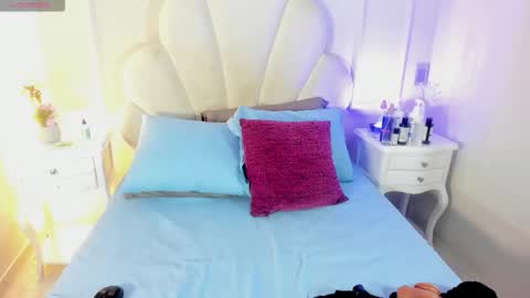 Snapshot of kaylachannell chatting on 12/13/25, 09:09 kaylachannell online show from 12/13/25, 09:09