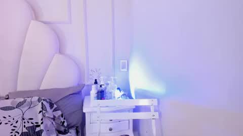 kaylachannell online show from 06/19/26, 04:17