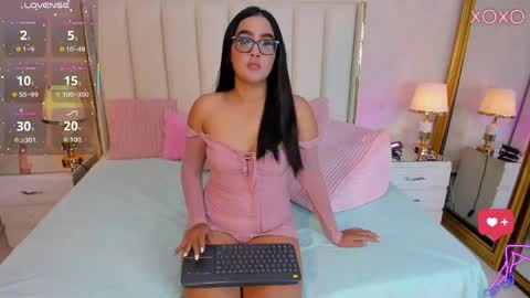 kayladavies_ online show from 05/30/26, 08:28