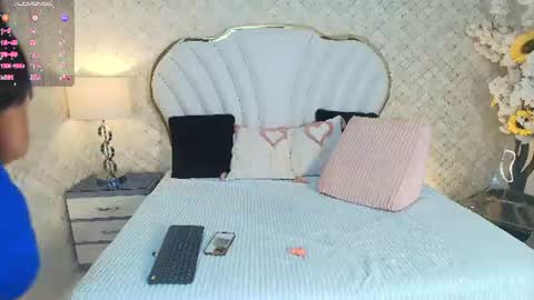 kayladavies_ online show from 06/17/26, 09:38