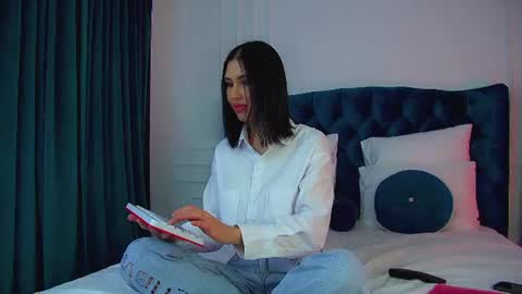 Kayla online show from 06/23/26, 06:33