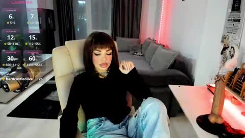 Snapshot of kaylee____77 chatting on 11/18/25, 03:49 kaylee online show from 11/18/25, 03:49