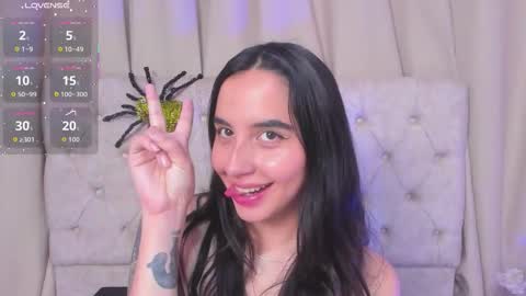 Snapshot of kaylee_lee chatting on 10/17/25, 08:44 kaylee_lee online show from 10/17/25, 08:44