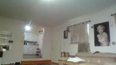 Snapshot of kayleekakesnslim chatting on 10/27/25, 06:01 kaylee kakes online show from 10/27/25, 06:01