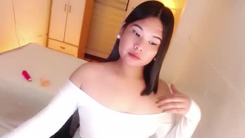 Y O U R        F U T U R E       K A Y L E E  online show from 09/30/25, 06:35