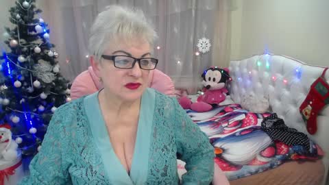 kaylesmoll online show from 12/18/24, 08:36