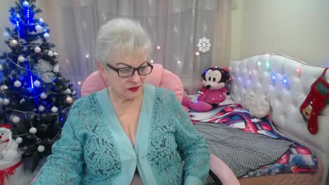 kaylesmoll online show from 12/19/24, 12:02