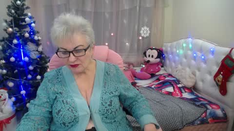kaylesmoll online show from 12/19/24, 11:25