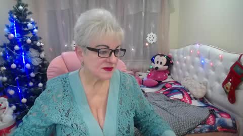 kaylesmoll online show from 12/20/24, 07:39
