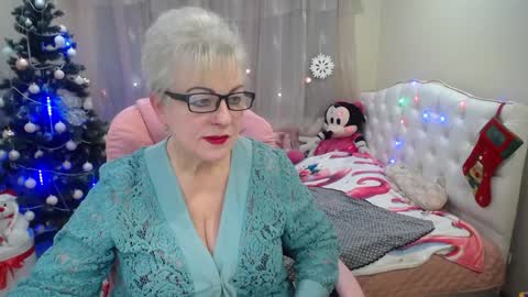 kaylesmoll online show from 12/23/24, 07:52