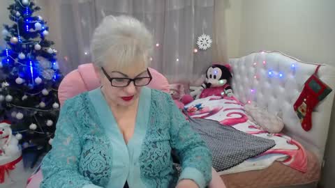 kaylesmoll online show from 12/23/24, 10:55