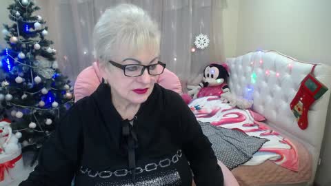 kaylesmoll online show from 12/24/24, 05:49