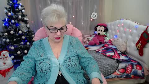kaylesmoll online show from 12/24/24, 10:28