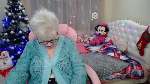 kaylesmoll online show from 12/25/24, 04:33