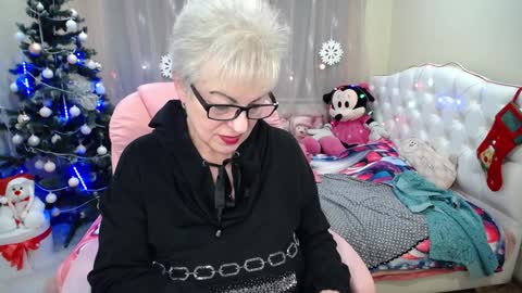kaylesmoll online show from 12/28/24, 01:29