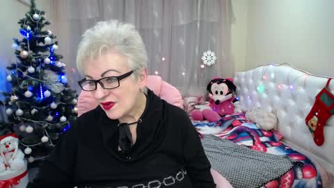 kaylesmoll online show from 12/28/24, 10:44