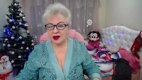 kaylesmoll online show from 12/30/24, 07:32