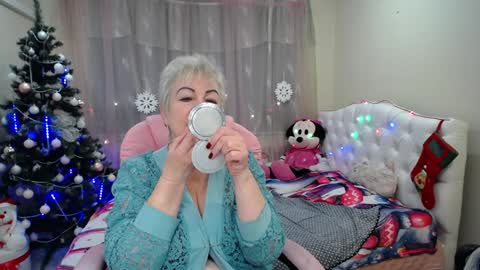 kaylesmoll online show from 01/15/25, 10:24
