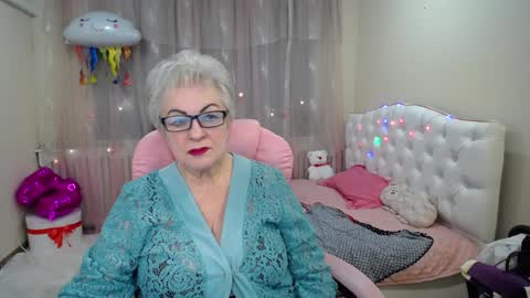 kaylesmoll online show from 01/30/25, 05:52