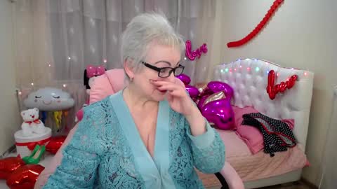 kaylesmoll online show from 02/01/25, 07:13