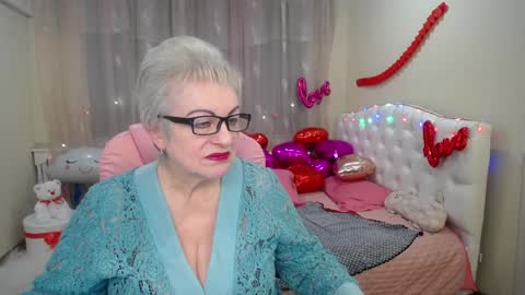 kaylesmoll online show from 02/04/25, 09:31