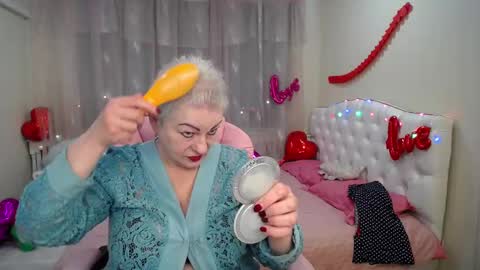 kaylesmoll online show from 02/11/25, 07:38