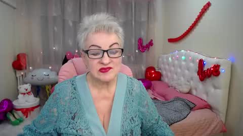 kaylesmoll online show from 02/12/25, 09:22