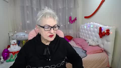 kaylesmoll online show from 02/19/25, 12:25