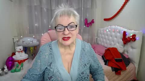 kaylesmoll online show from 02/19/25, 07:38