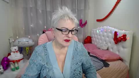 kaylesmoll online show from 02/25/25, 07:36