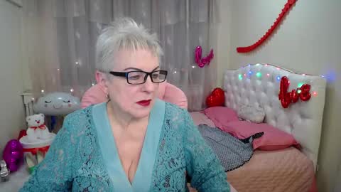 kaylesmoll online show from 02/25/25, 11:33