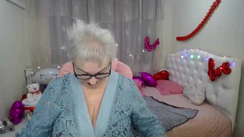 kaylesmoll online show from 03/01/25, 12:28