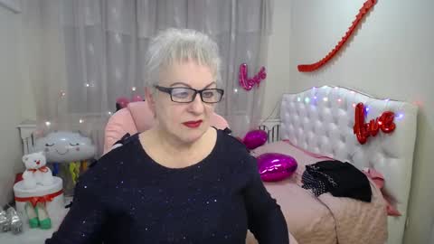 kaylesmoll online show from 03/11/25, 07:47