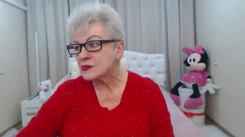 kaylesmoll online show from 02/16/26, 07:32