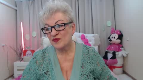 kaylesmoll online show from 04/10/26, 07:07