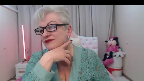 kaylesmoll online show from 04/17/26, 07:06