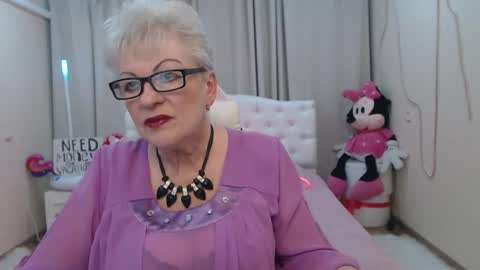 kaylesmoll online show from 05/26/26, 06:48