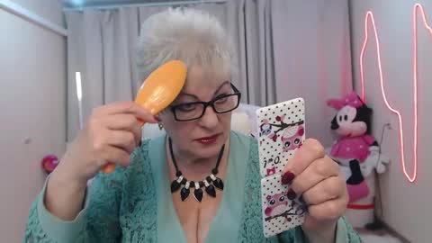 kaylesmoll online show from 05/27/26, 06:49