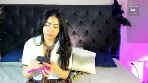 Snapshot of kayli_purple chatting on 10/23/25, 07:18 Kayli online show from 10/23/25, 07:18