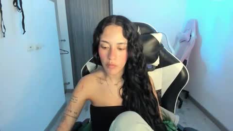 kaylie online show from 11/11/25, 02:22