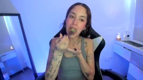 kaylie online show from 06/16/26, 07:27