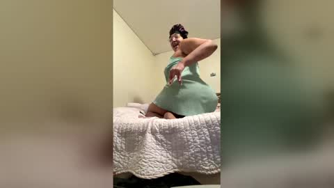 Snapshot of kaylotto chatting on 12/13/25, 10:15 kaylotto online show from 12/13/25, 10:15