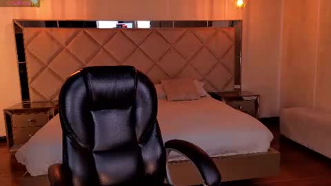 Kay online show from 06/19/26, 04:06